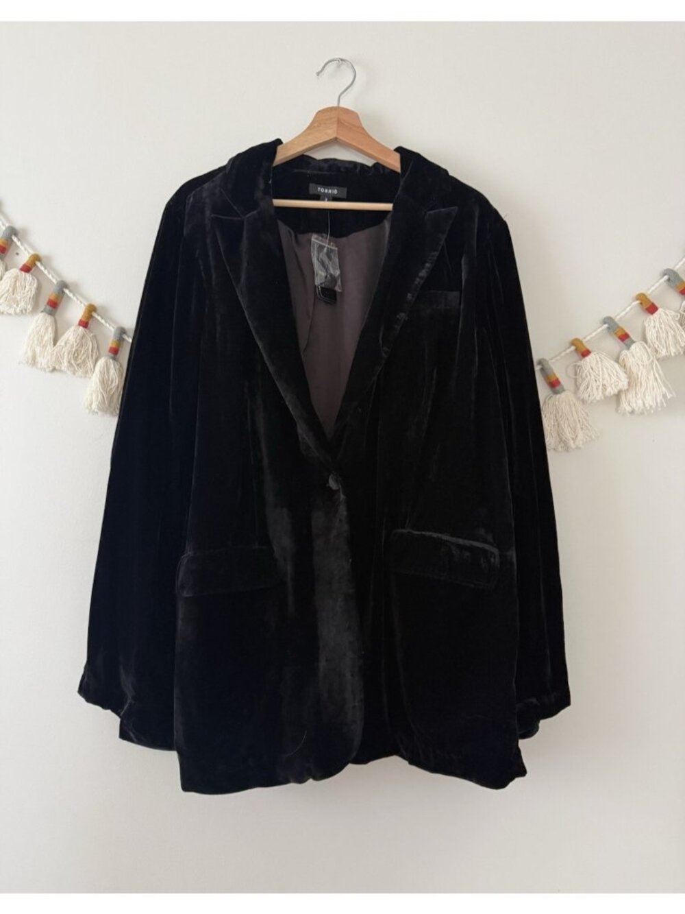 Torrid Black Velvet Longline Blazer Single Breasted Glam Modest Business NWT 3x